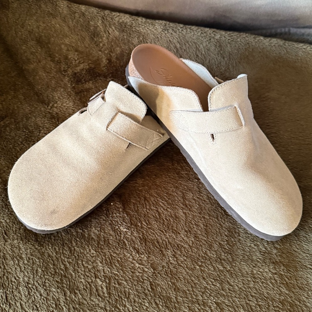 Women's Skechers arch fit Suede Slip-On Clogs size 11 - Picture 4 of 7